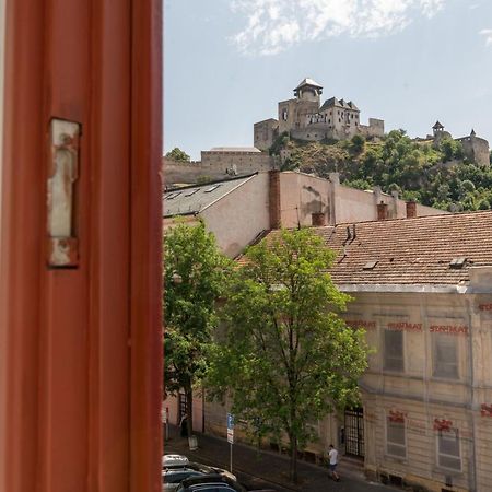 Penzion Deloris Trenčín エクステリア 写真