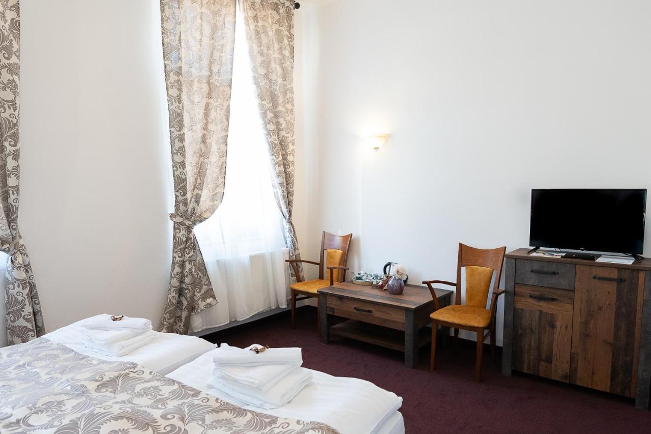Penzion Deloris Trenčín エクステリア 写真