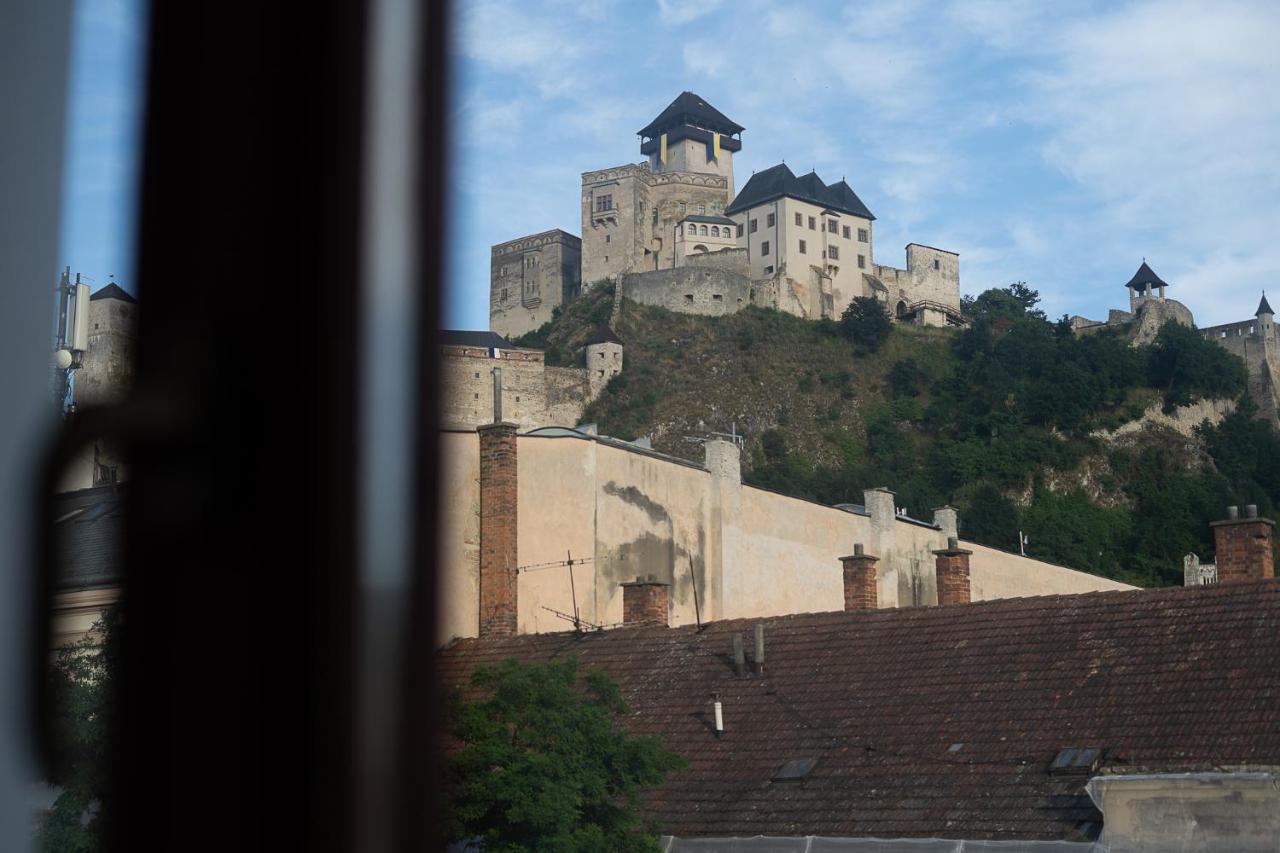 Penzion Deloris Trenčín エクステリア 写真