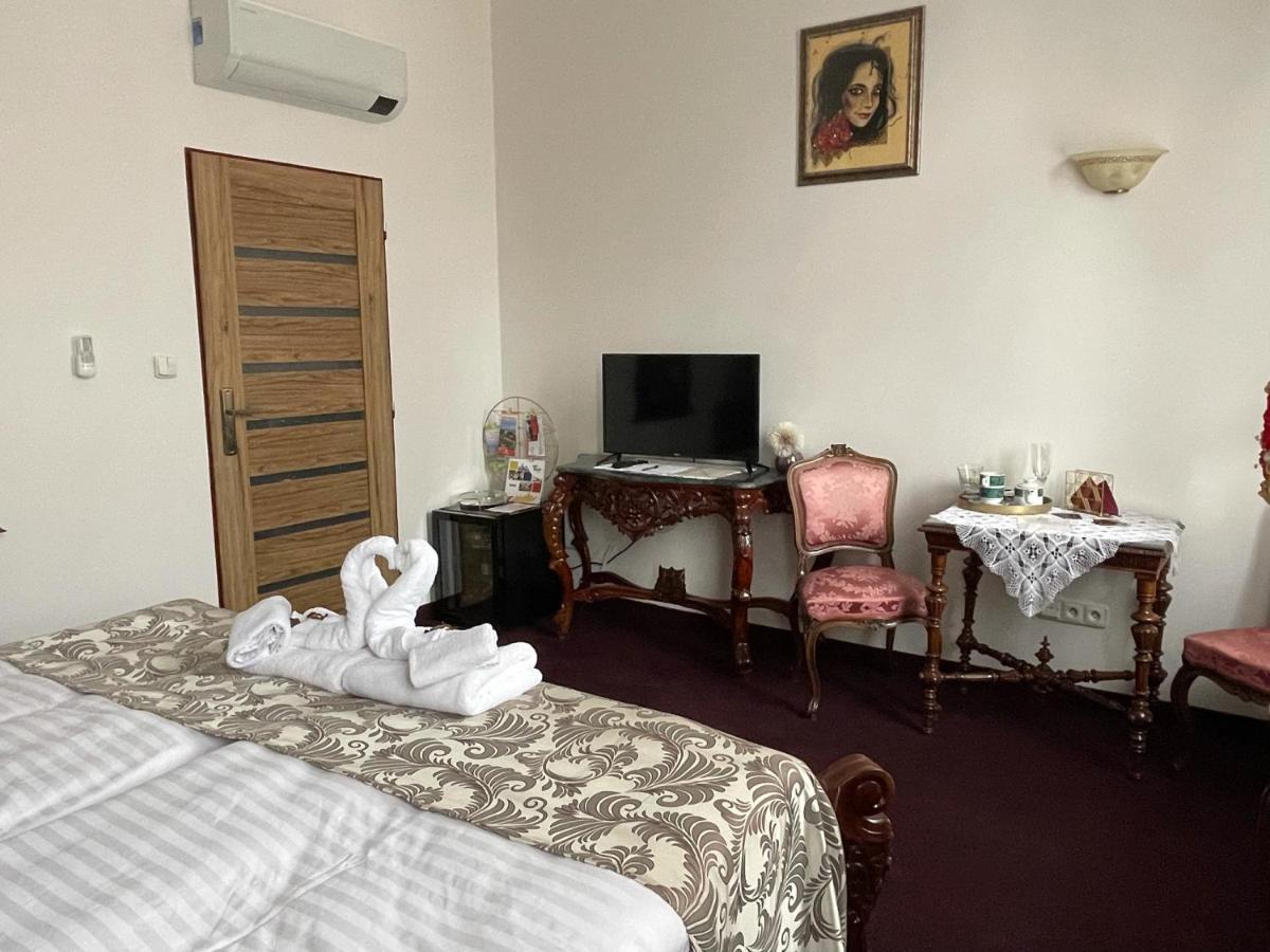 Penzion Deloris Trenčín エクステリア 写真